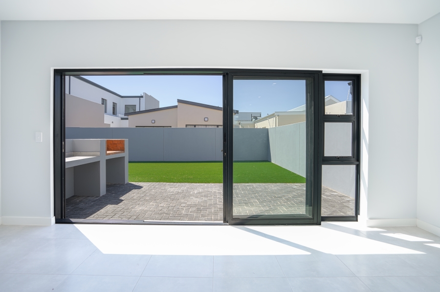 4 Bedroom Property for Sale in Sandown Western Cape